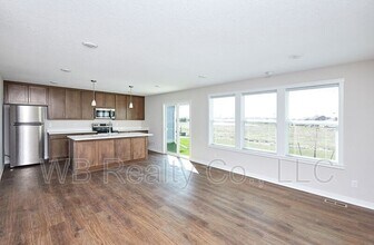 1214 NW Yorktown Dr in Waukee, IA - Building Photo - Building Photo