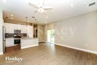 446 Reading St SE in Palm Bay, FL - Foto de edificio - Building Photo