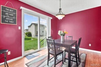 1082 Chesterfield Dr in Wentzville, MO - Building Photo - Building Photo