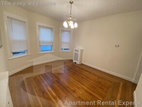 1028 Fellsway in Medford, MA - Foto de edificio - Building Photo