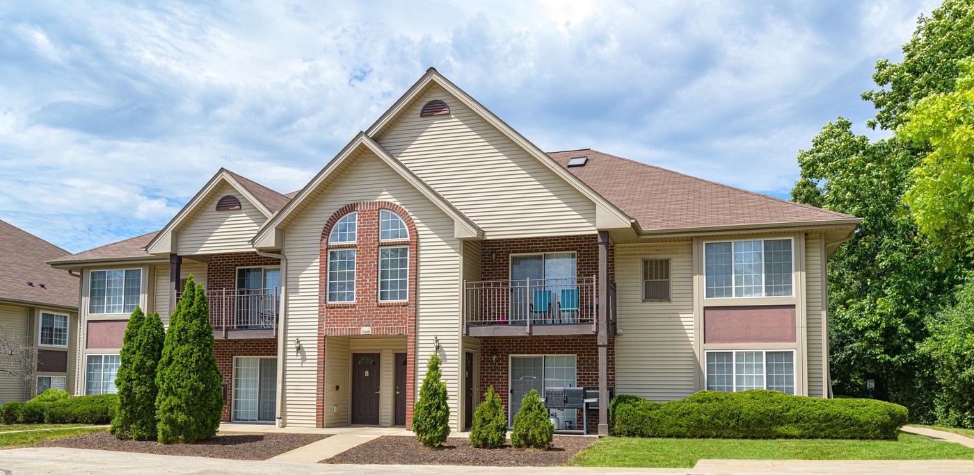 Parkside Apartments in Hales Corners, WI - Building Photo