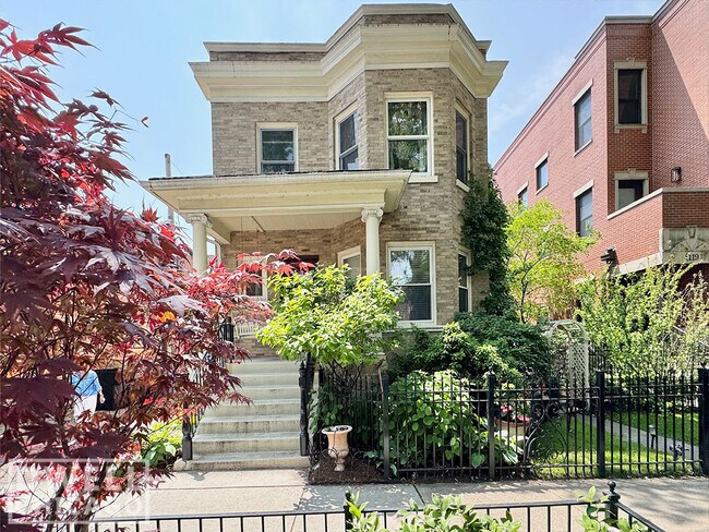 1115 W Altgeld St, Unit 1