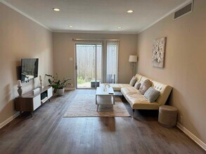 2601 Bellefontaine in Houston, TX - Building Photo - Building Photo