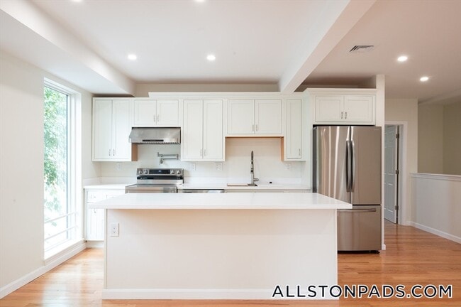 property at 171 Everett St