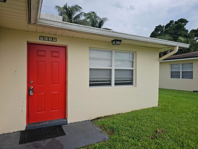 4678 Myla Ln in West Palm Beach, FL - Building Photo - Building Photo