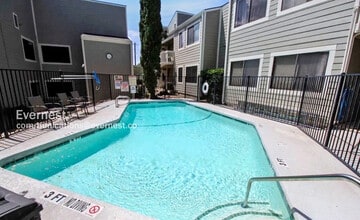 5801 Thunderbird St in Lago Vista, TX - Building Photo - Building Photo