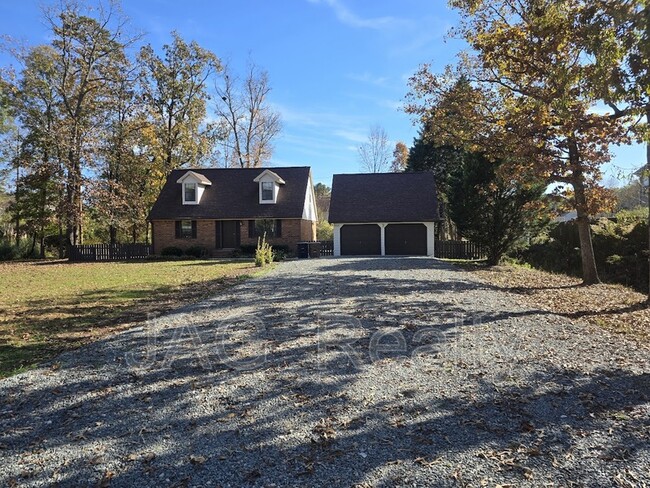 4904 West St in Indian Trail, NC - Building Photo - Building Photo