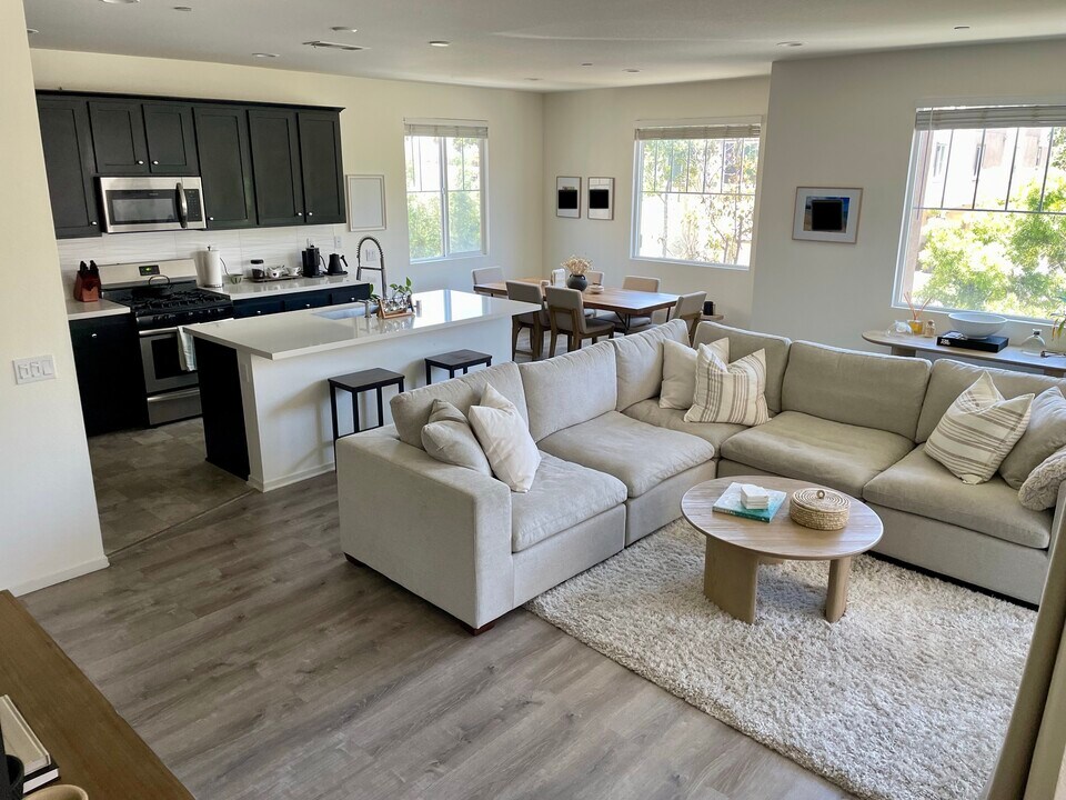 1601 Santa Carolina in San Diego, CA - Building Photo