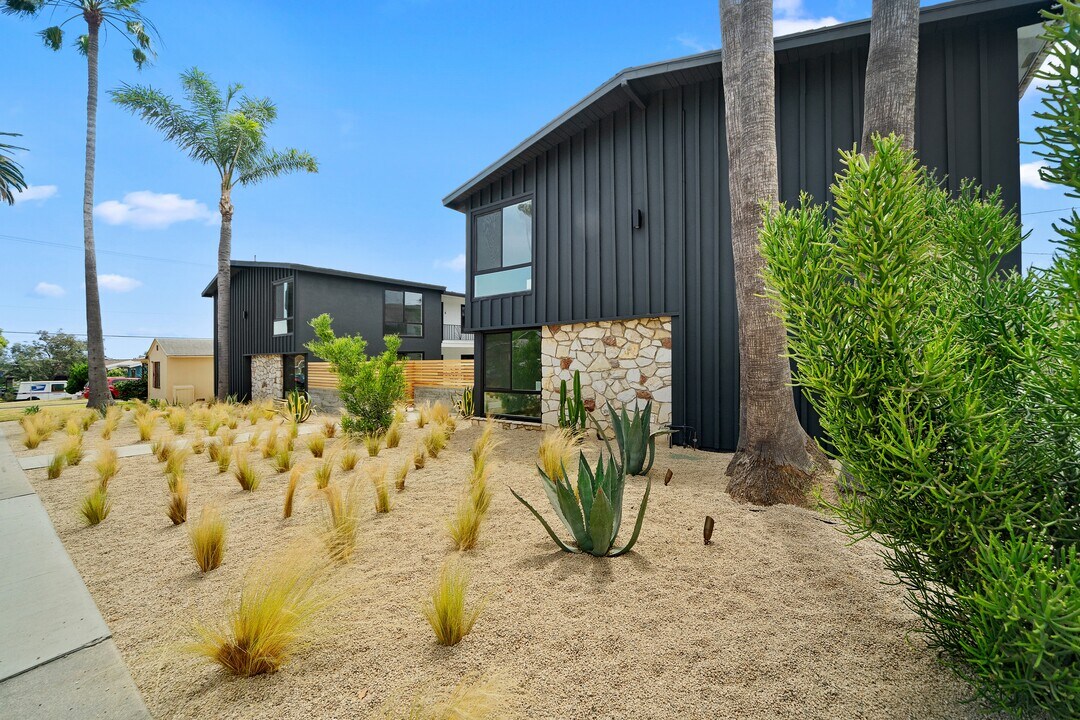 Freeman Apartments in Long Beach, CA - Foto de edificio