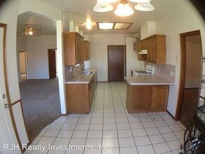 621 Gyrfalcon Dr in Norman, OK - Building Photo - Building Photo