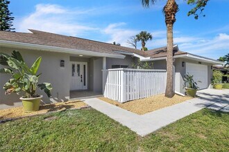 27630 Wisconsin St in Bonita Springs, FL - Building Photo - Building Photo