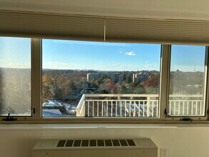 2800 Wisconsin Ave NW, Unit 906 in Washington, DC - Building Photo - Building Photo