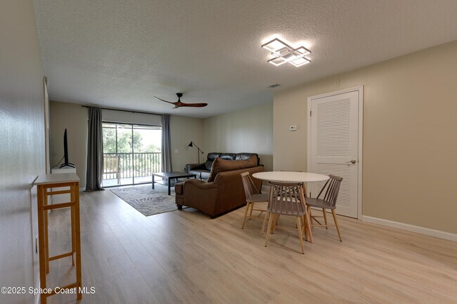 333 S Patrick Dr in Satellite Beach, FL - Building Photo - Building Photo