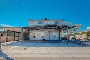 2830 Floral Rd NW in Albuquerque, NM - Building Photo