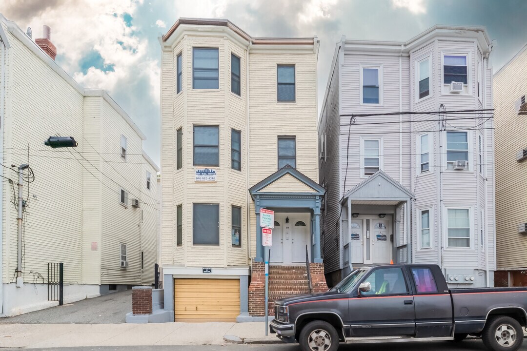 344 Saratoga St, Unit 3 in Boston, MA - Building Photo