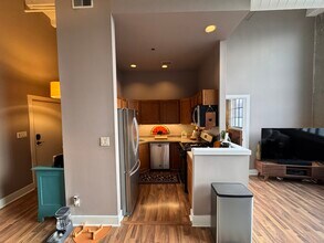 611 N Park Ave, Unit 114 in Indianapolis, IN - Building Photo - Building Photo