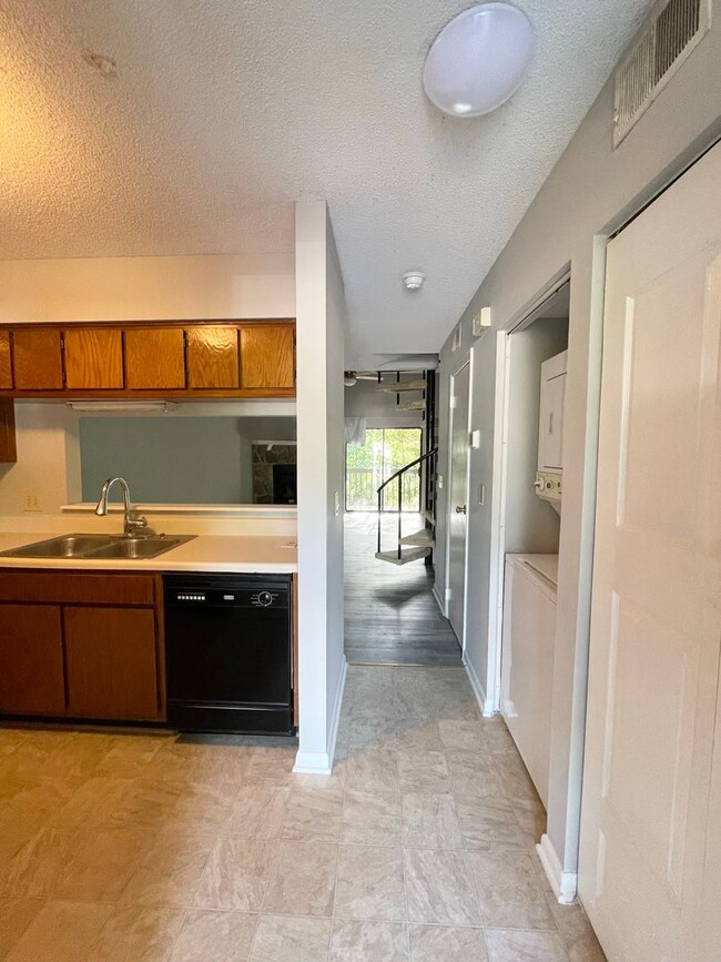 405 Harbison Blvd in Columbia, SC - Building Photo - Building Photo