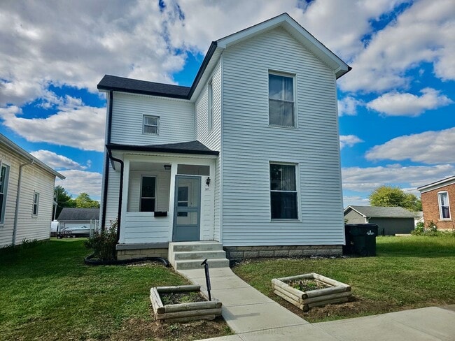 property at 621 N Carver St