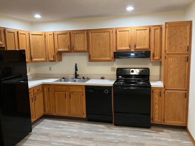 1321 Fairfax Ave in Piqua, OH - Building Photo - Building Photo