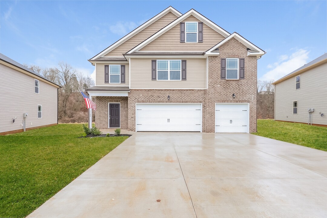 1224 Black Oak Cir in Clarksville, TN - Building Photo