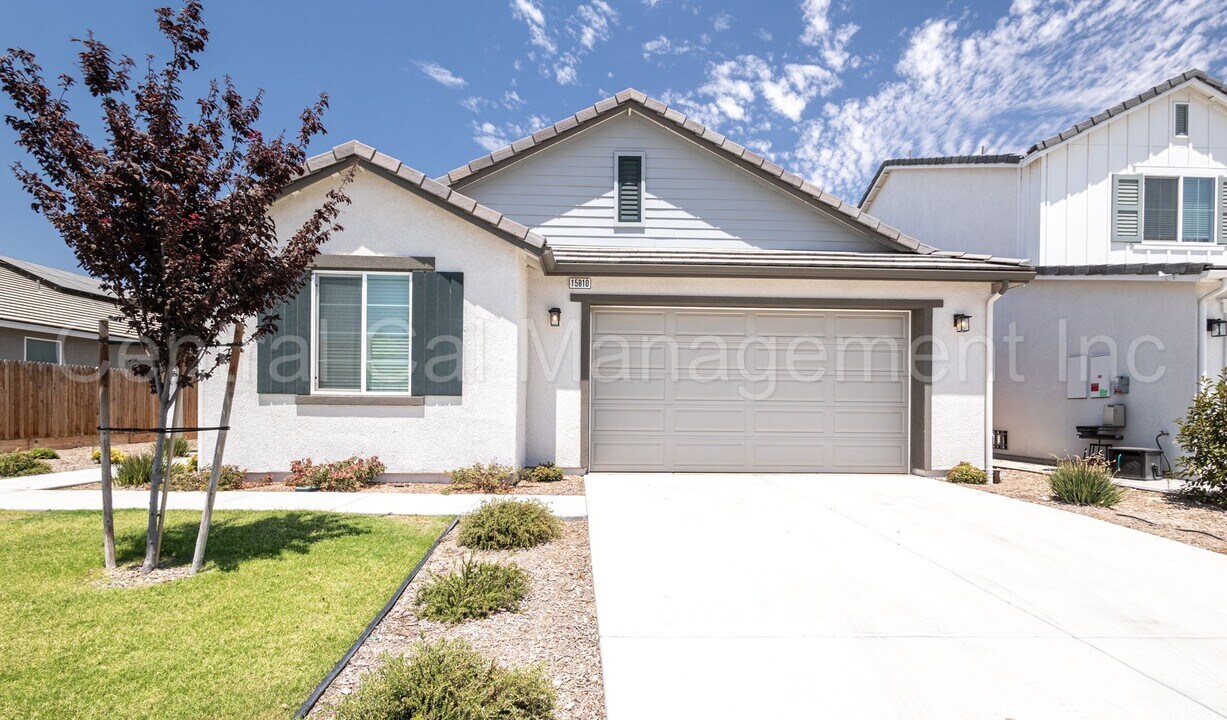 15810 Cole Brk Ct in Bakersfield, CA - Building Photo