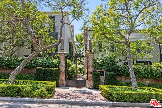 property at 8724 Shoreham Dr