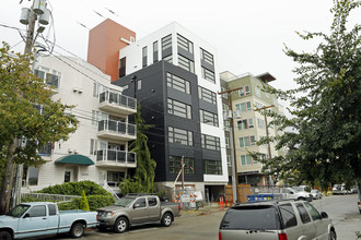 Solo Lofts in Seattle, WA - Building Photo - Building Photo