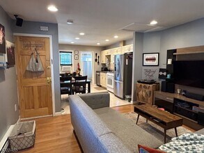 66 Cottage Pl-Unit -2 in East Rutherford, NJ - Building Photo - Building Photo