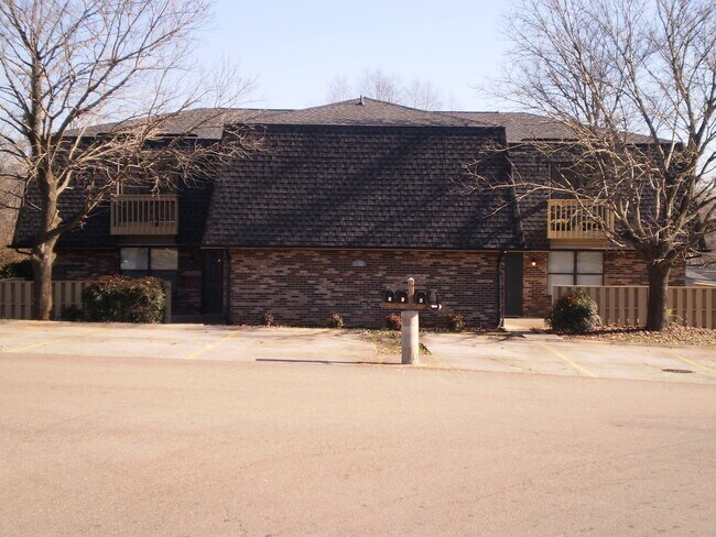 428 Cross Creek Ln in Knoxville, TN - Building Photo - Building Photo