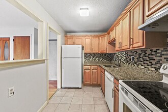 85 Oxbow Dr in Glastonbury, CT - Building Photo - Building Photo