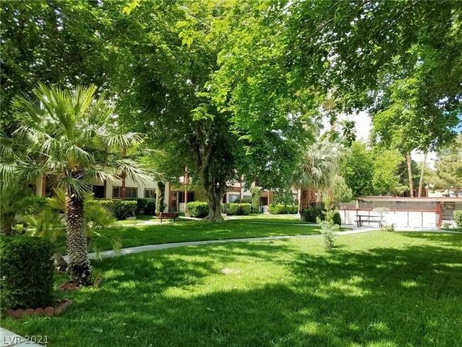 350 E Desert Inn Rd, Unit F104