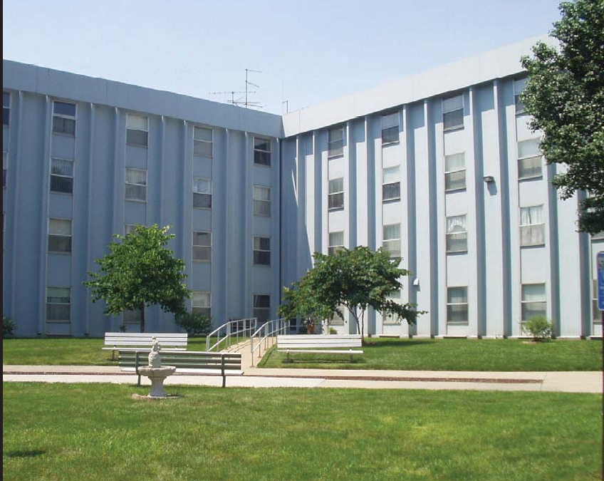 Friendship Manor in Blue Springs, MO - Building Photo