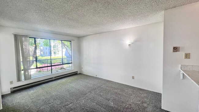 5 Admiral Dr in Emeryville, CA - Building Photo - Building Photo