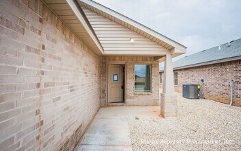 303 E 77th St in Lubbock, TX - Building Photo - Building Photo