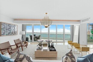 1643 Brickell Ave, Unit 2805 in Miami, FL - Building Photo