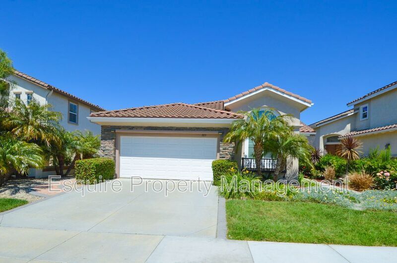 1813 Santo Domingo in Camarillo, CA - Building Photo