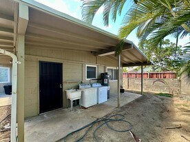 606 Kaulani Way in Kailua, HI - Building Photo