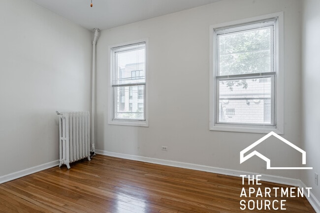 2424 N Greenview Ave, Unit 1F