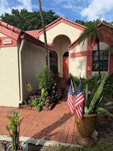 7942 Lexington Club Blvd, Unit B in Delray Beach, FL - Building Photo - Building Photo