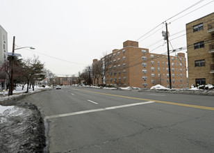 Brownstone Arms in Hackensack, NJ - Building Photo - Building Photo