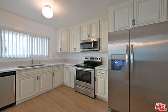 1128 Rexford Dr in Los Angeles, CA - Building Photo - Building Photo