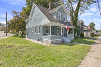 60 Merrell Ave in Southington, CT - Building Photo - Building Photo