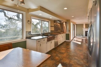 1043 Tamara Cir in Medford, OR - Building Photo - Building Photo