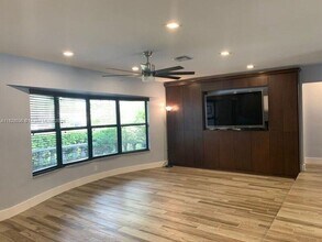 4718 Roosevelt St in Hollywood, FL - Building Photo - Building Photo