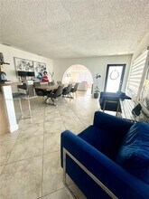 11401 SW 53rd Terrace in Miami, FL - Building Photo - Building Photo