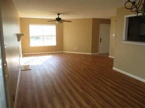 2041 W Windgate Ct in Jacksonville, NC - Building Photo - Building Photo