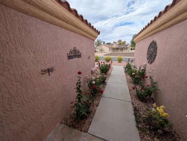 9729 Buckhorn Dr in Las Vegas, NV - Building Photo - Building Photo