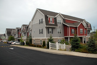 Maple Garden Apartments in Uniontown, PA - Building Photo - Building Photo