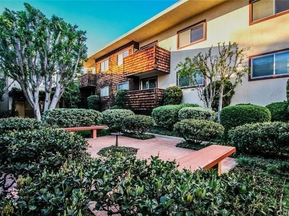 5400 Newcastle Ave, Unit 68 in Los Angeles, CA - Building Photo - Building Photo