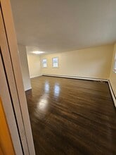 47 Brighton Ter, Unit 2 in Irvington, NJ - Foto de edificio - Building Photo